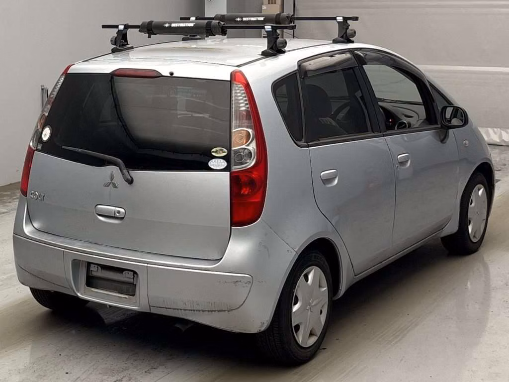 MITSUBISHI COLT