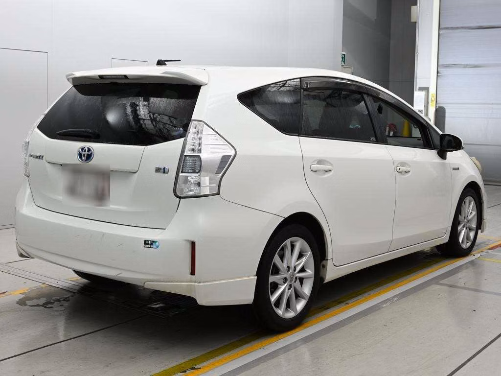 TOYOTA PRIUS ALPHA