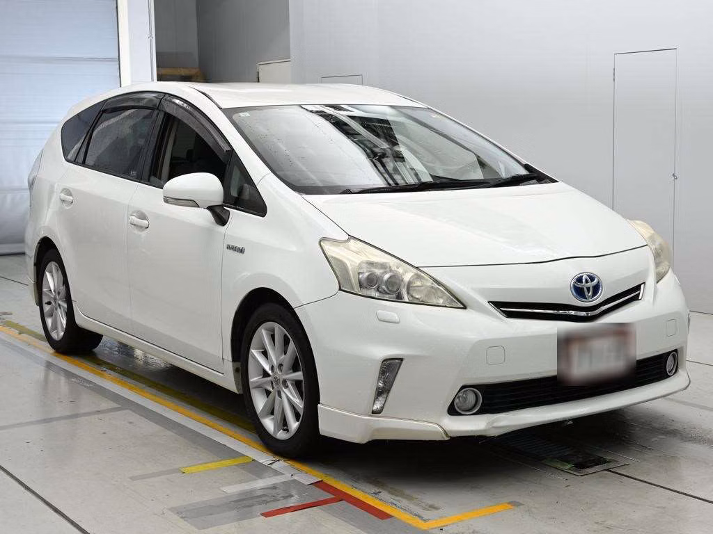 TOYOTA PRIUS ALPHA