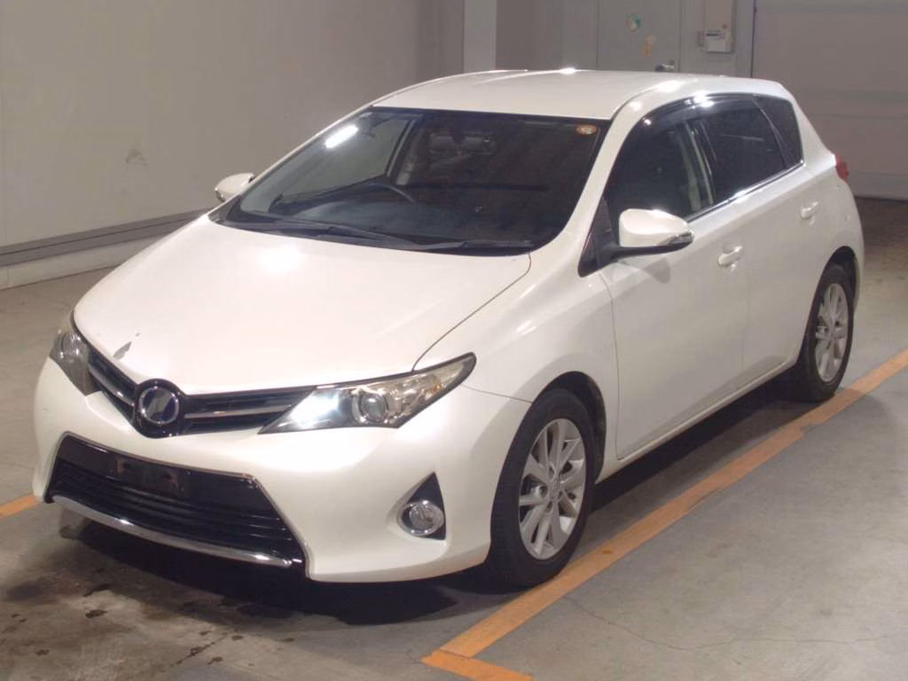 TOYOTA AURIS