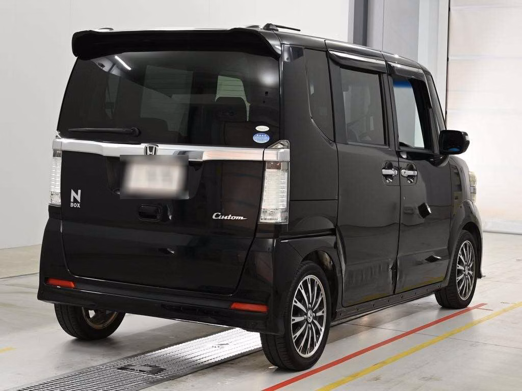 HONDA N-BOX+