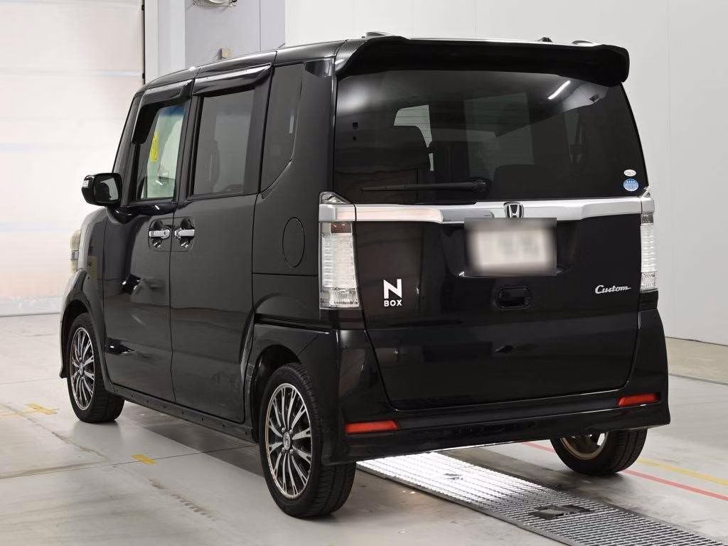 HONDA N-BOX+