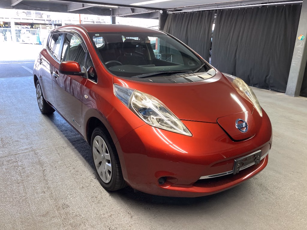 NISSAN LEAF