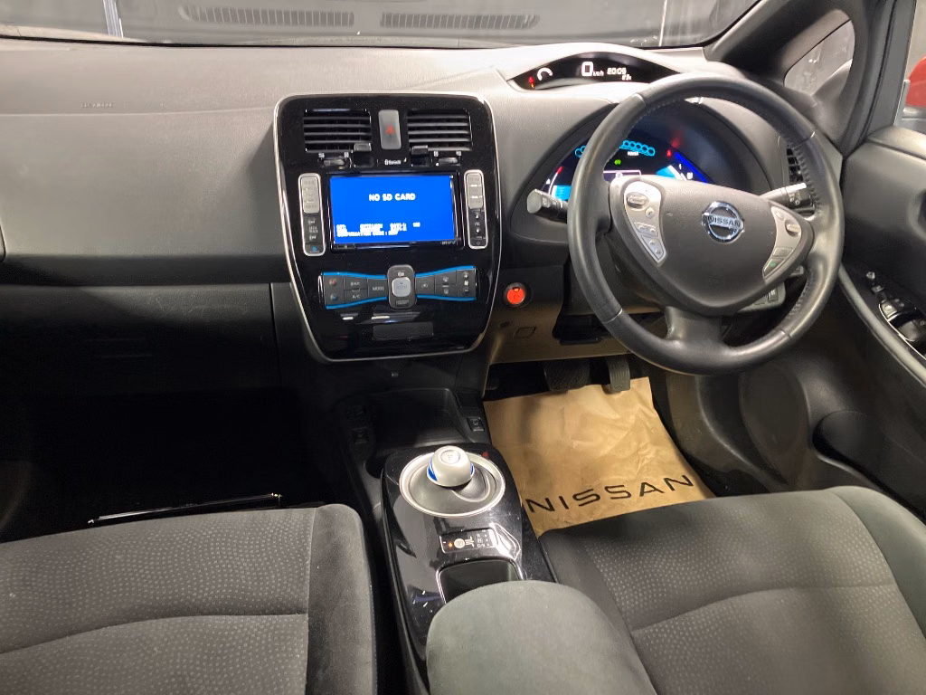 NISSAN LEAF