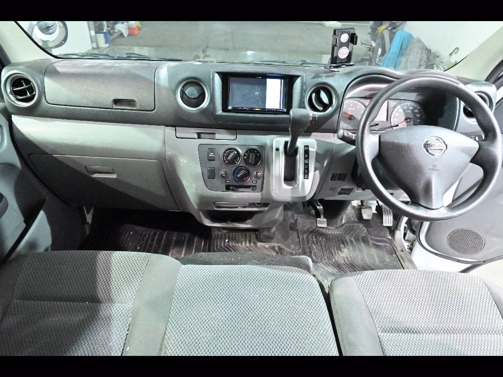 NISSAN NV350 CARAVAN