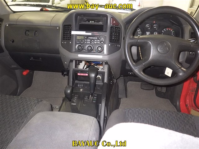 MITSUBISHI PAJERO