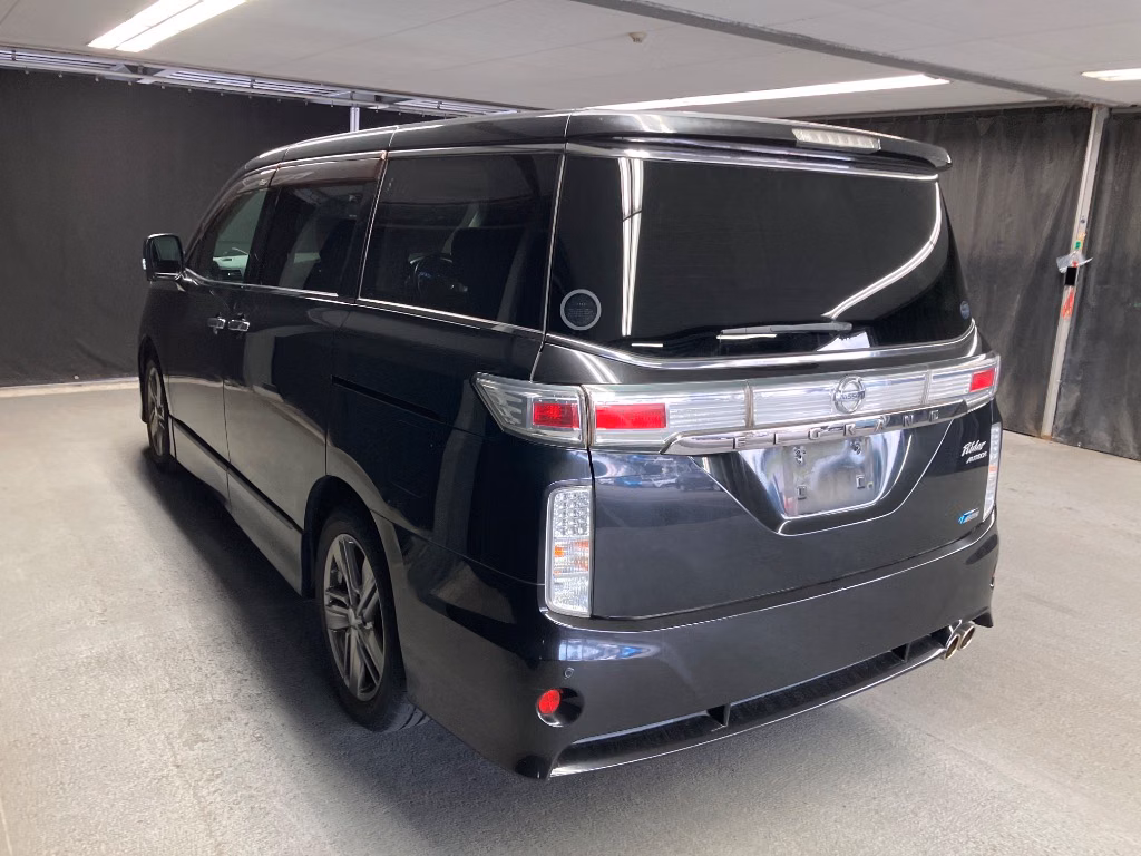 NISSAN ELGRAND