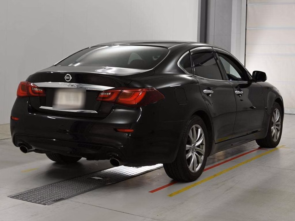 NISSAN FUGA