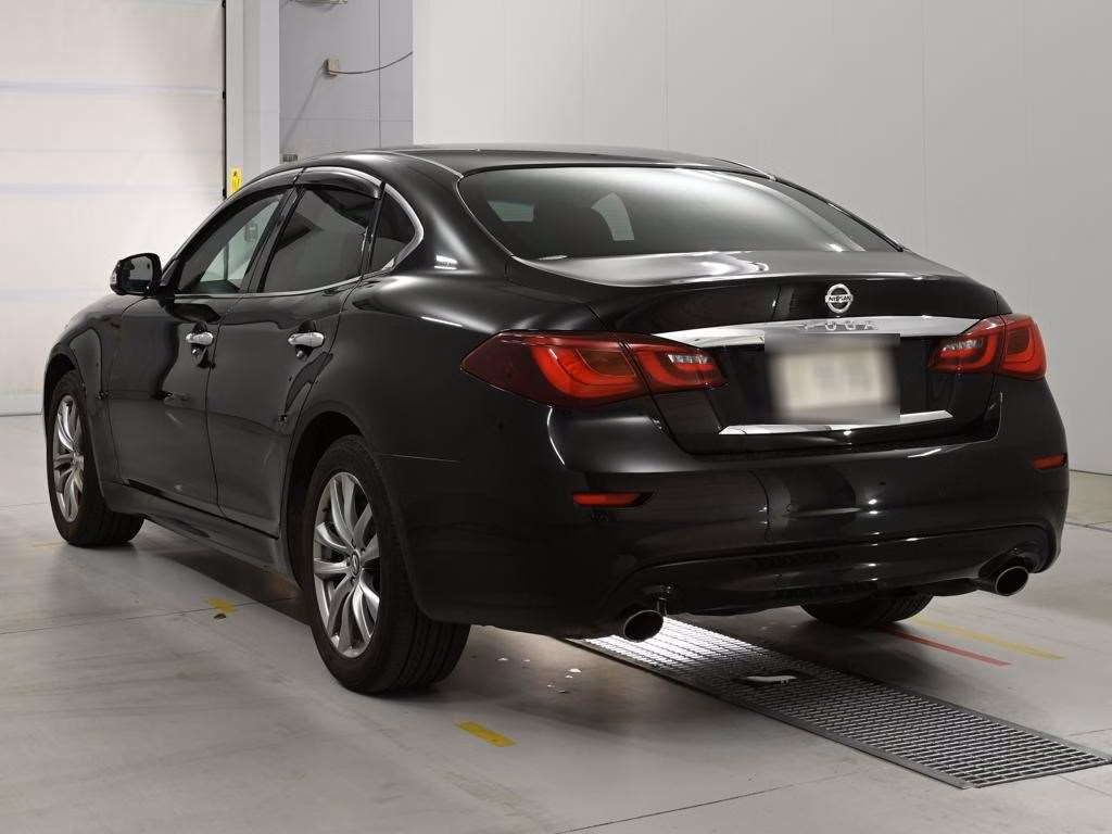 NISSAN FUGA
