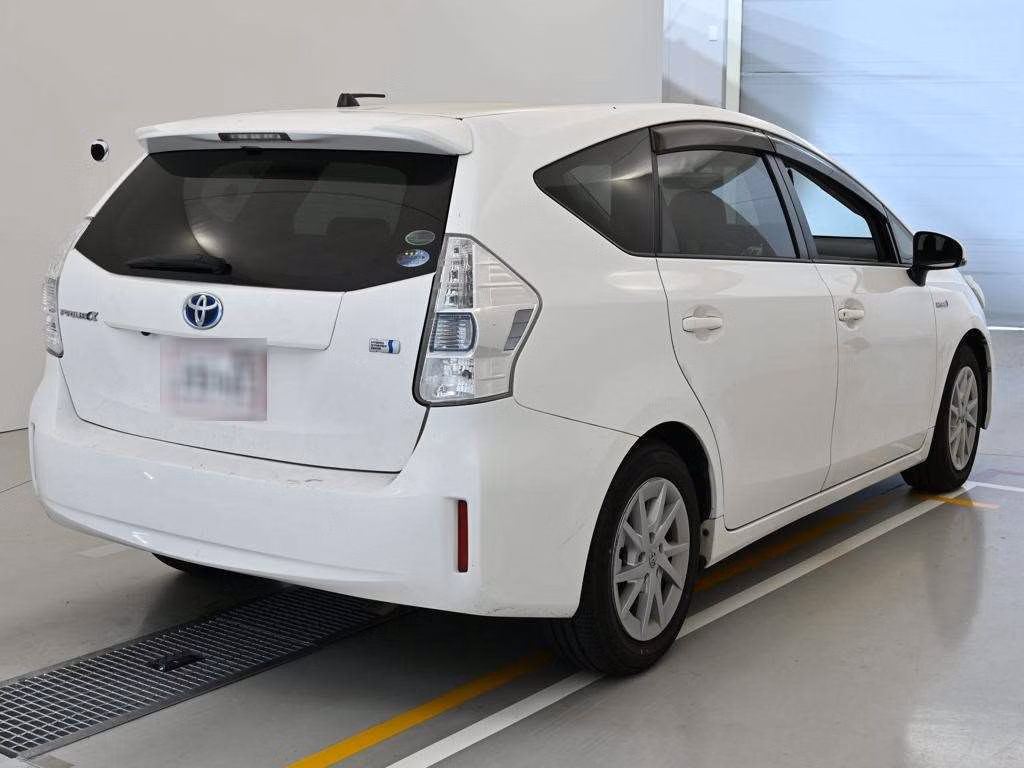 TOYOTA PRIUS ALPHA