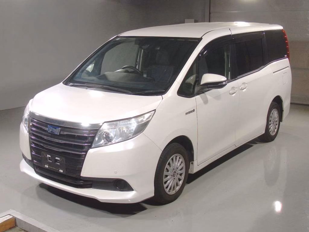 TOYOTA NOAH