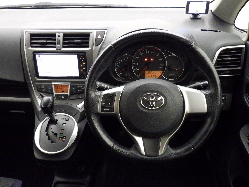 TOYOTA RACTIS