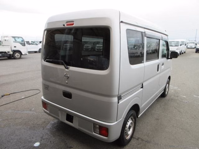 NISSAN NV100 CLIPPER