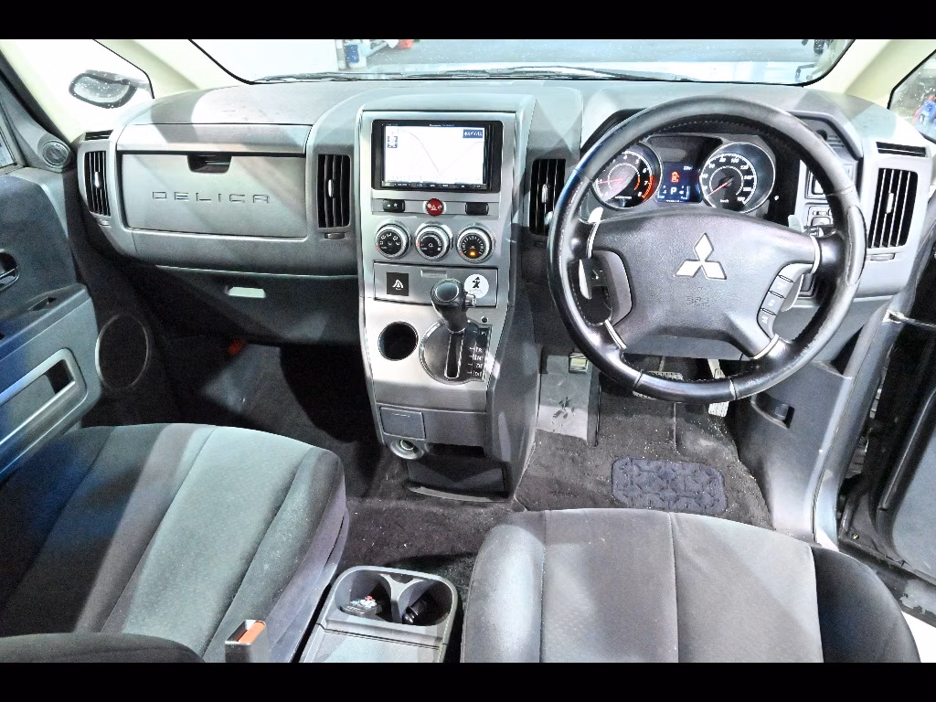 MITSUBISHI DELICA D:5