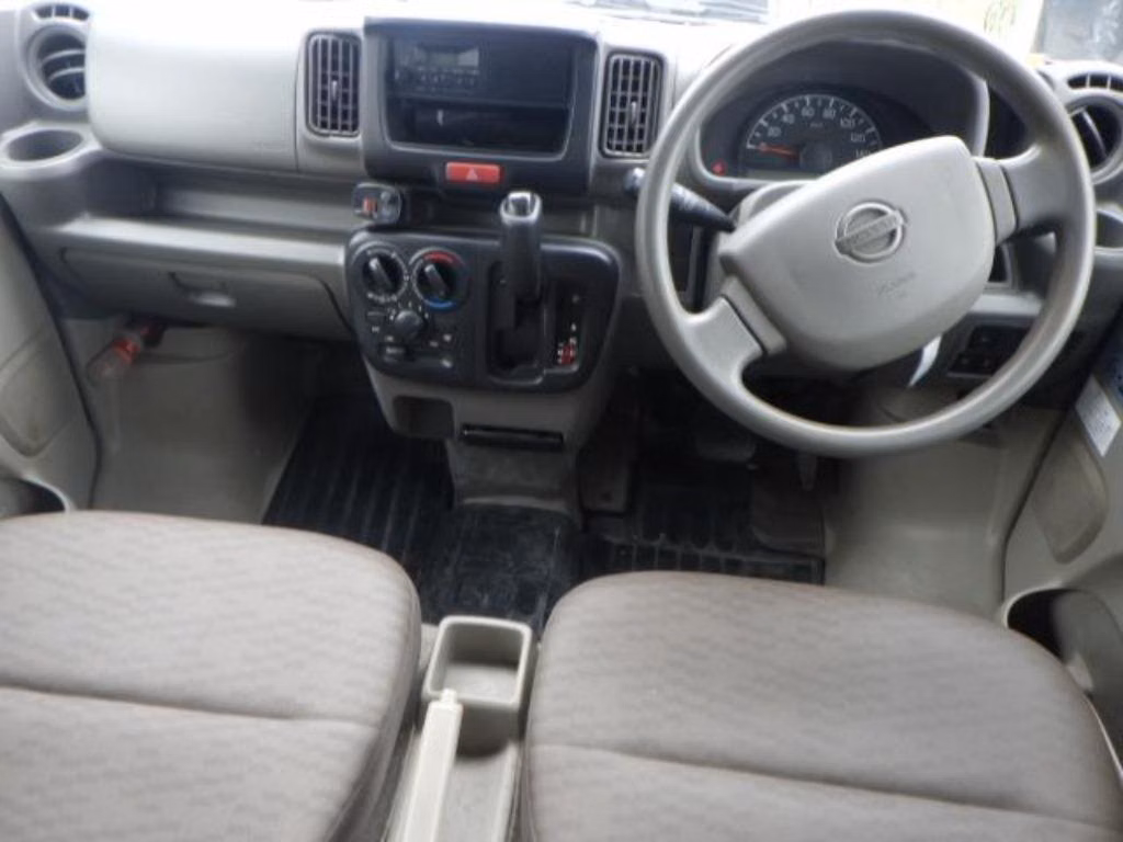 NISSAN NV100 CLIPPER