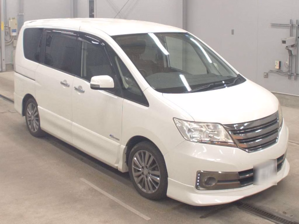 NISSAN SERENA