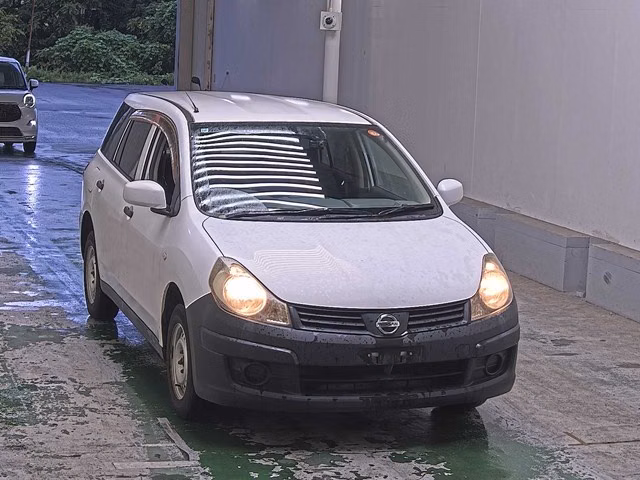 NISSAN AD