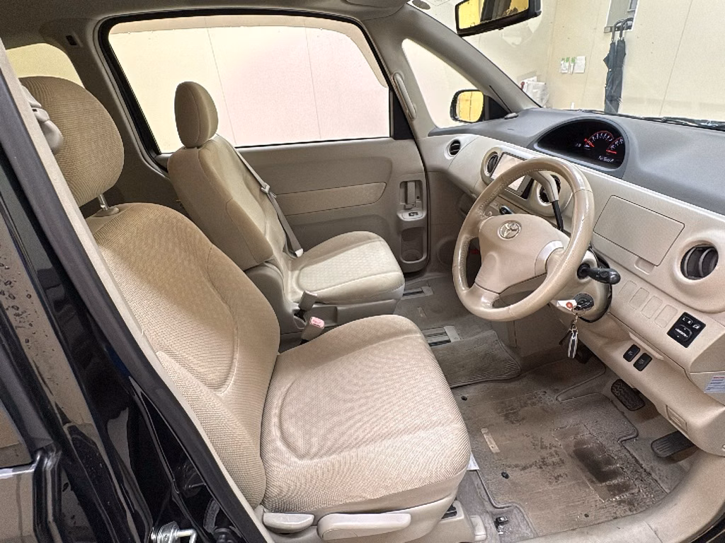TOYOTA PORTE