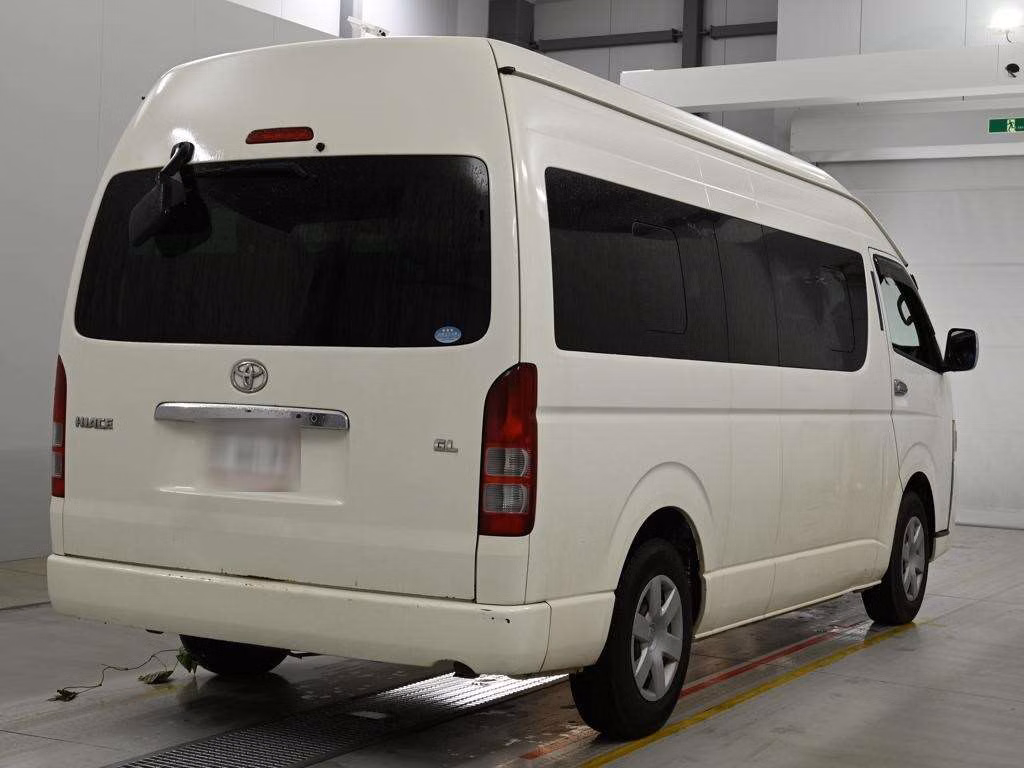 TOYOTA REGIUS ACE