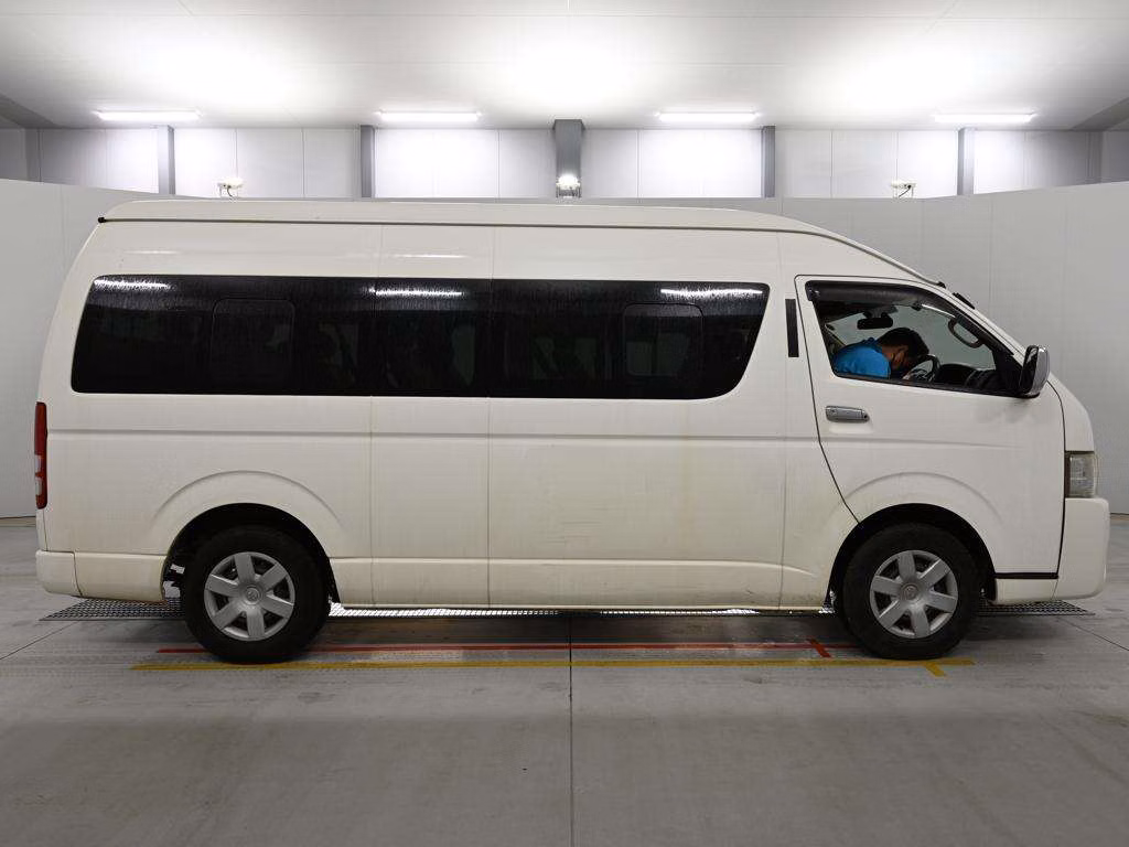 TOYOTA REGIUS ACE