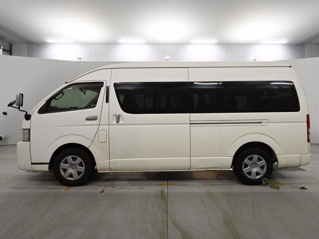 TOYOTA REGIUS ACE
