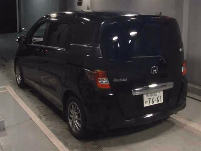 HONDA FREED SPIKE