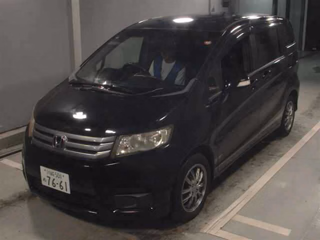 HONDA FREED SPIKE