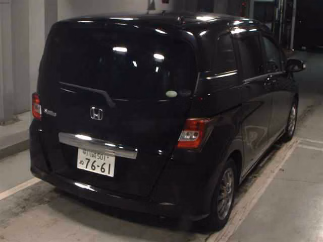 HONDA FREED SPIKE