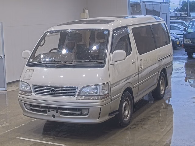 TOYOTA HIACE