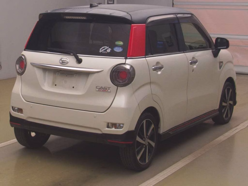 DAIHATSU CAST