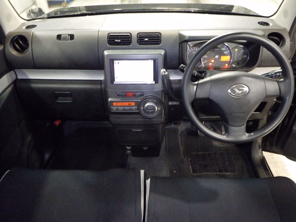 DAIHATSU MOVE CONTE