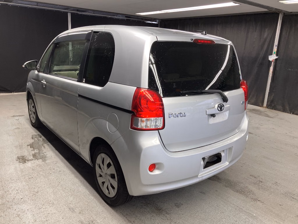 TOYOTA PORTE
