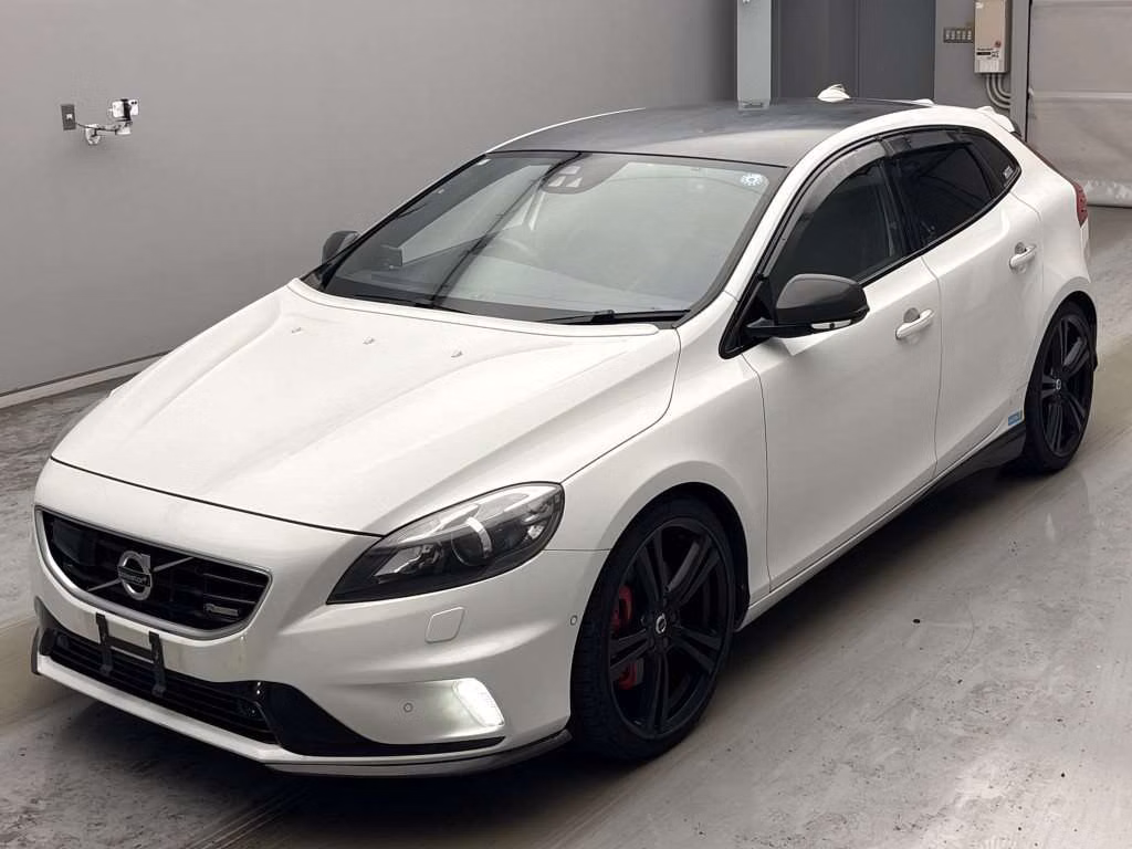 VOLVO V40