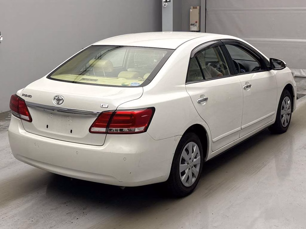 TOYOTA PREMIO