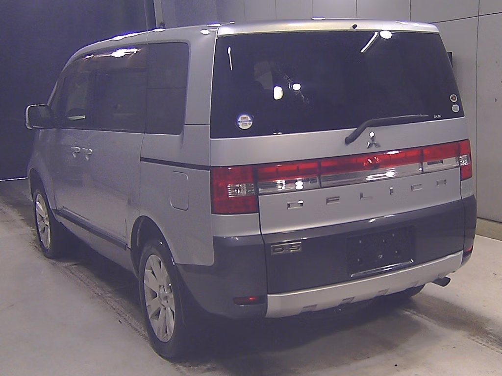 MITSUBISHI DELICA D:5
