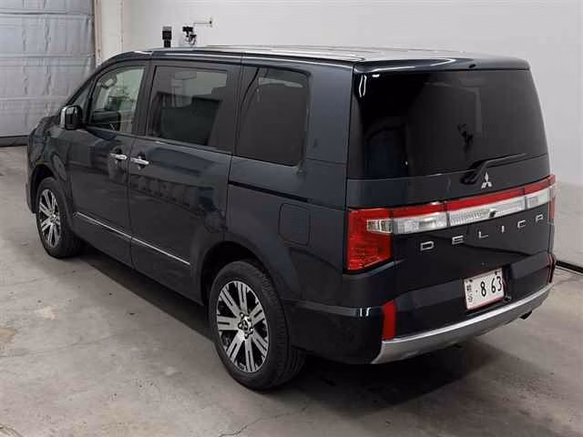 MITSUBISHI DELICA D:5