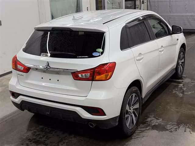 MITSUBISHI RVR