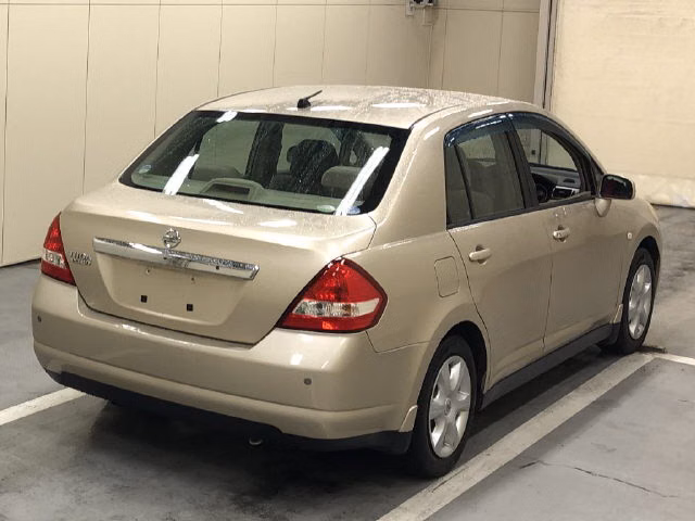 NISSAN TIIDA LATIO