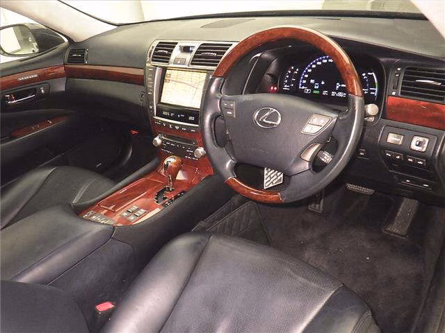 LEXUS LS600H