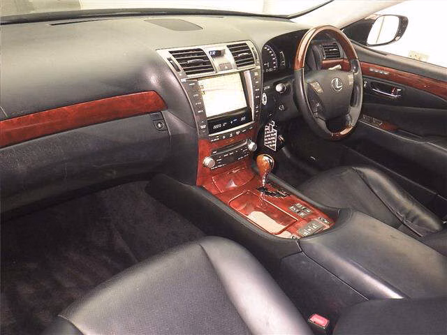 LEXUS LS600H