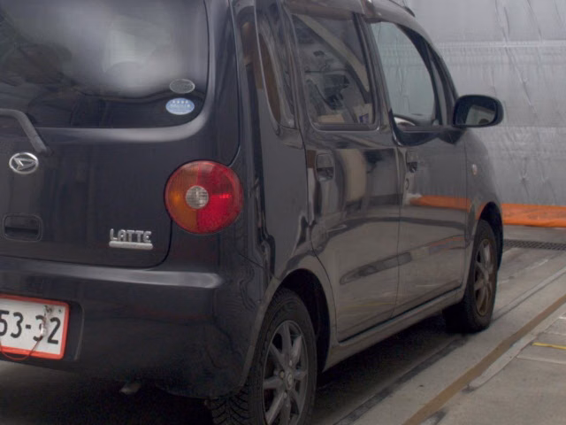 DAIHATSU MOVE LATTE