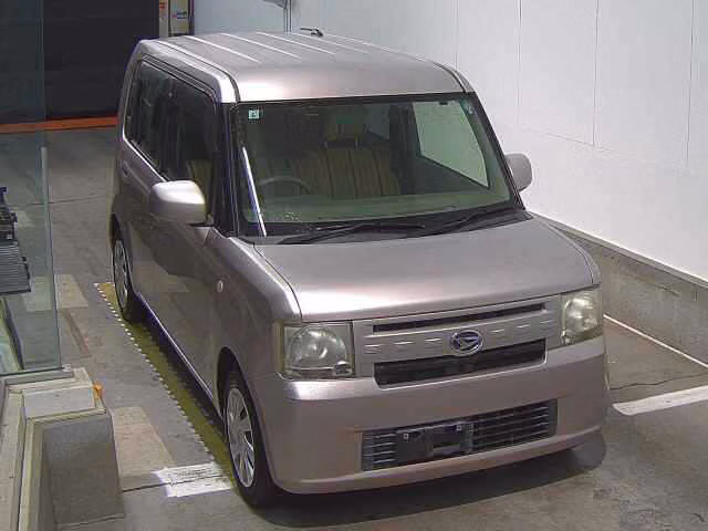 DAIHATSU MOVE CONTE