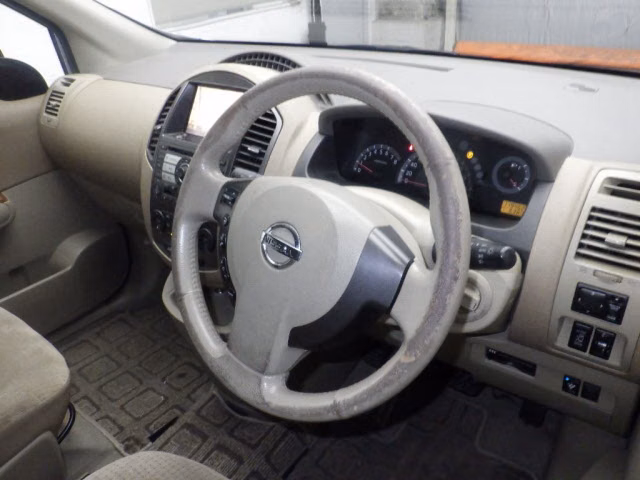 NISSAN LAFESTA