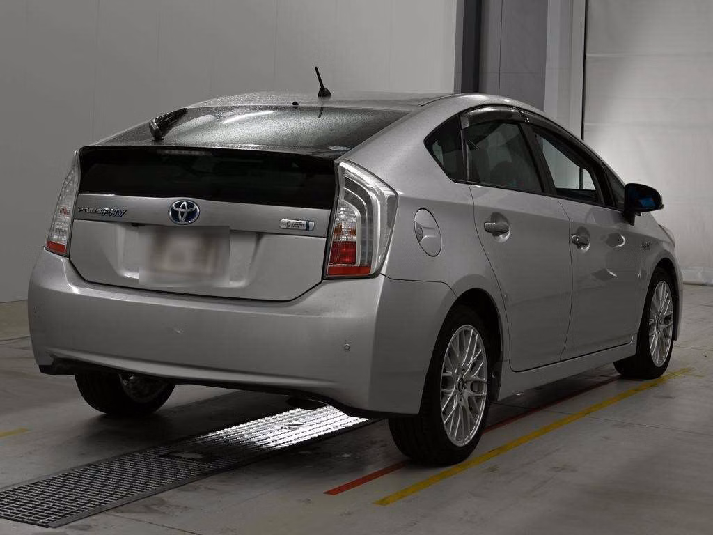 TOYOTA PRIUS PHV