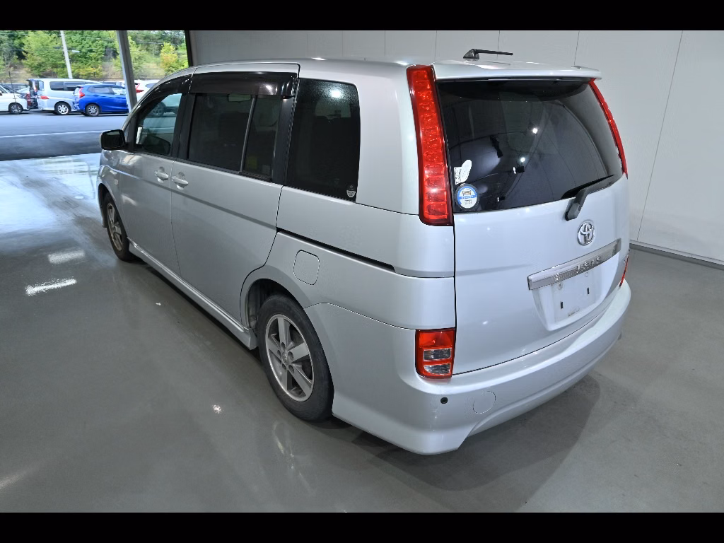 TOYOTA ISIS
