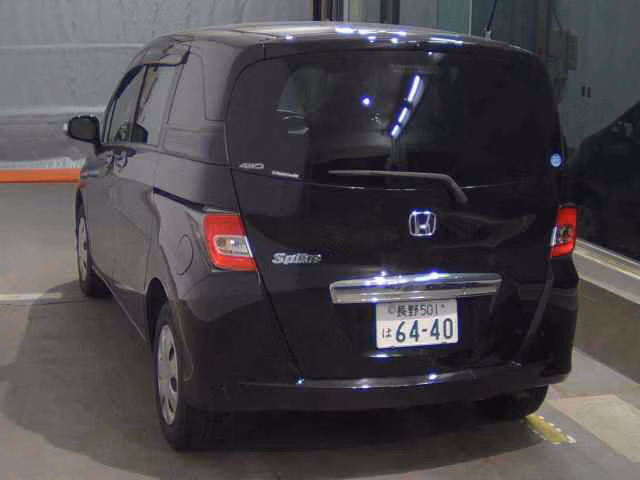 HONDA FREED SPIKE