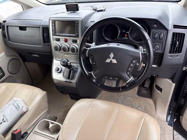 MITSUBISHI DELICA D:5