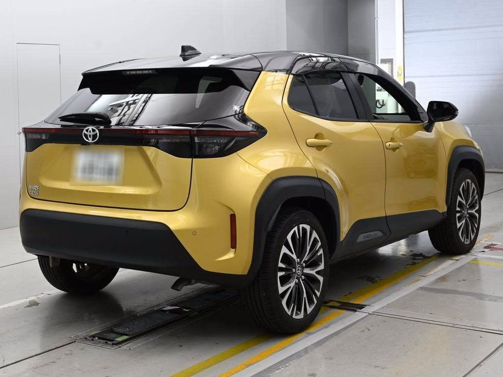TOYOTA YARIS CROSS