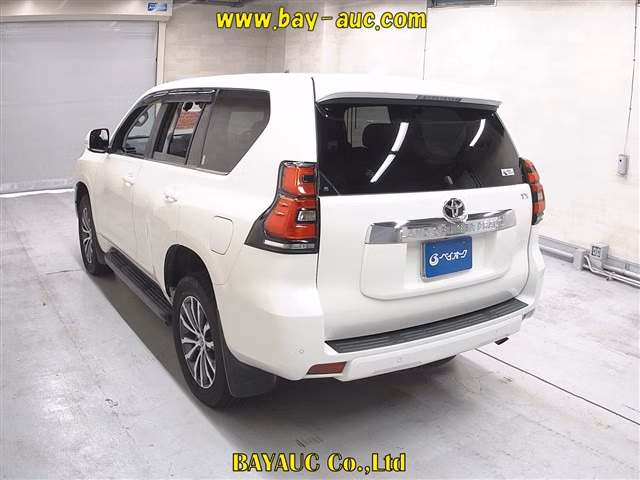 TOYOTA LAND CRUISER PRADO