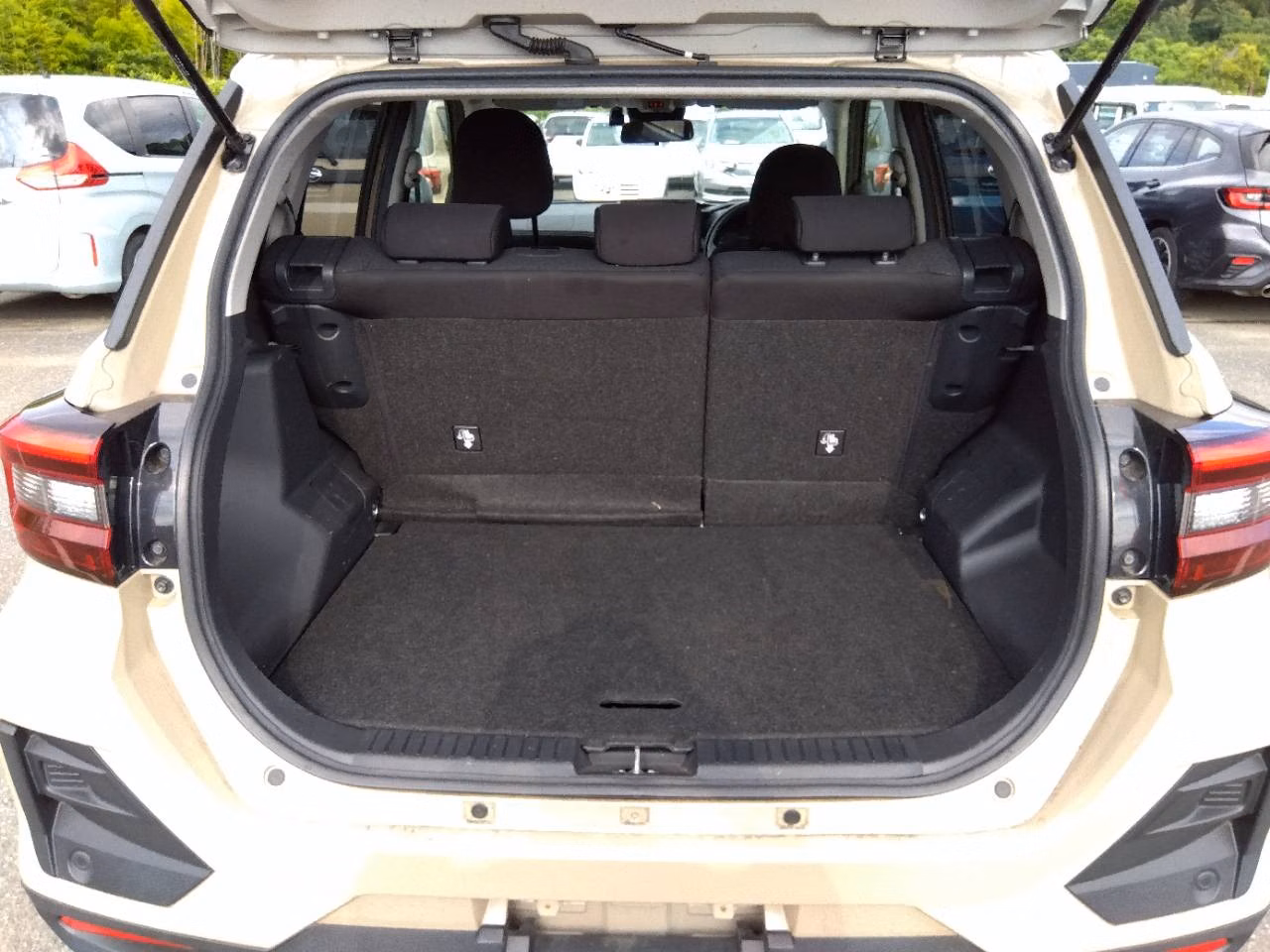 DAIHATSU ROCKY